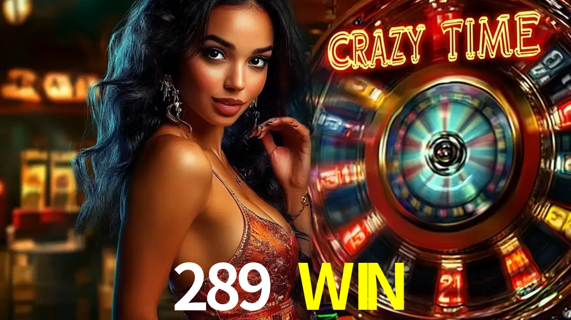 Mulher elegante ao lado da vibrante roda da fortuna do jogo de cassino ao vivo Crazy Time, um dos game shows mais populares e cheios de prêmios do 289 WIN.